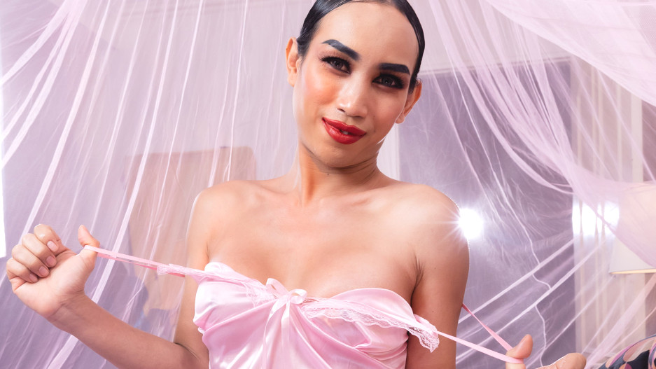 Deedy Loves To Please!