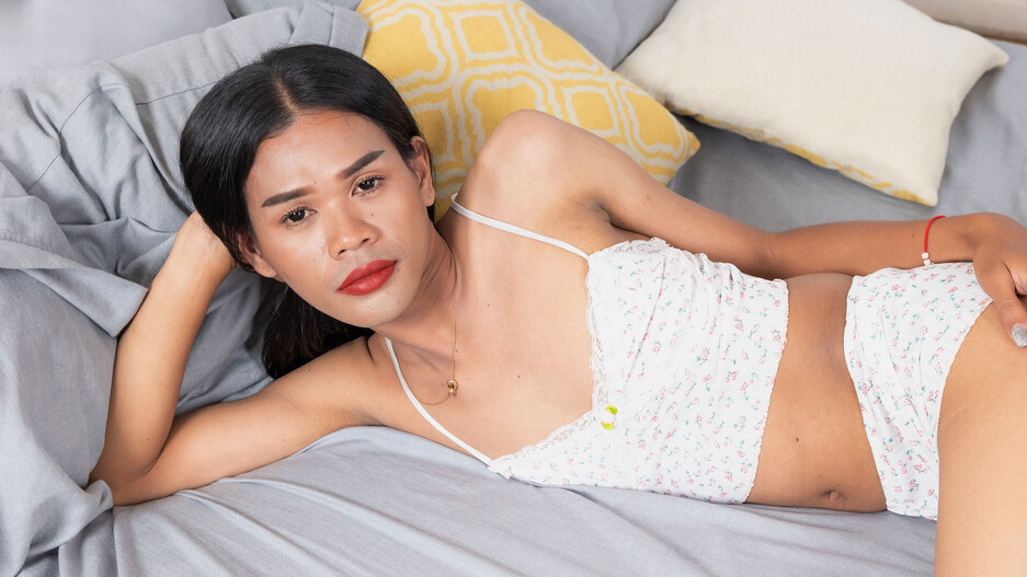 Franks TGirl World Mona Mona in Her Moment