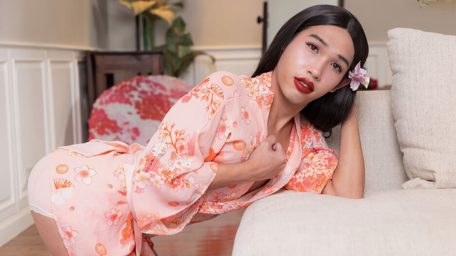 FranksTGirlWorld-Mew-Sweet Spark in Motion