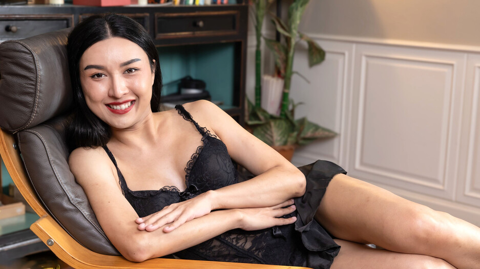 Franks TGirl World Snooker Black Dress, Snooker Mess